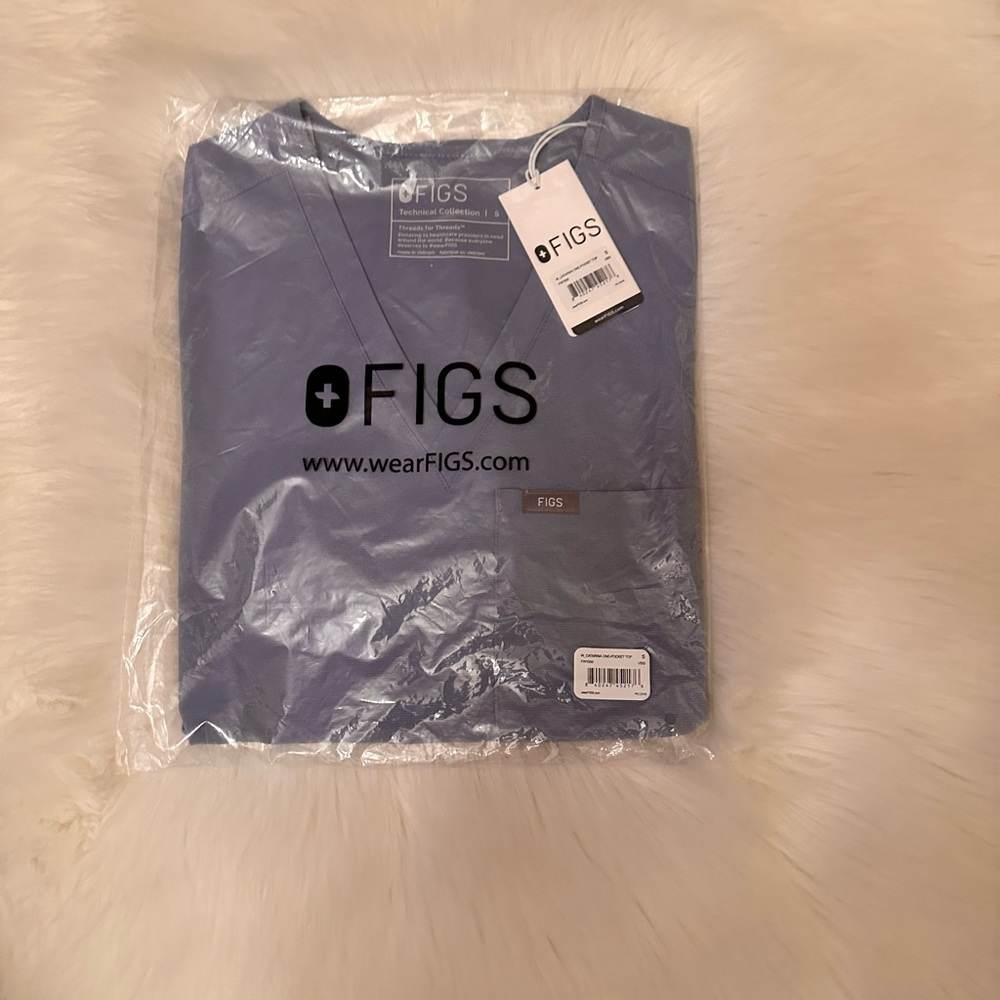 Figs Vapor Blue Small Catarina Top.